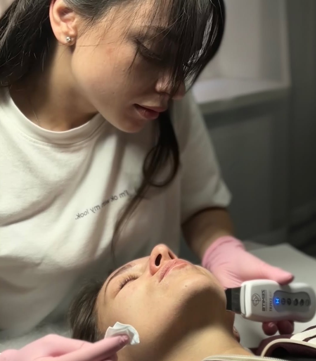 🌿 Чистка обличчя — перший крок до здорової шкіри! 🌿Чи знаєш ти, що регулярна чистка допомагає